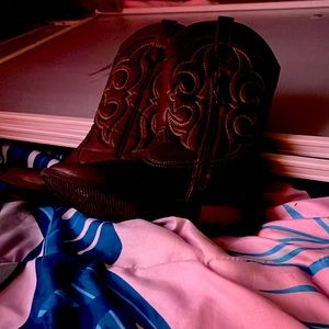 Selling cowgirl boots